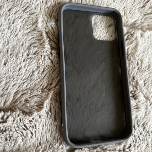 5 iPhone 12 Case bundle 🤩 - Picture 14 of 14